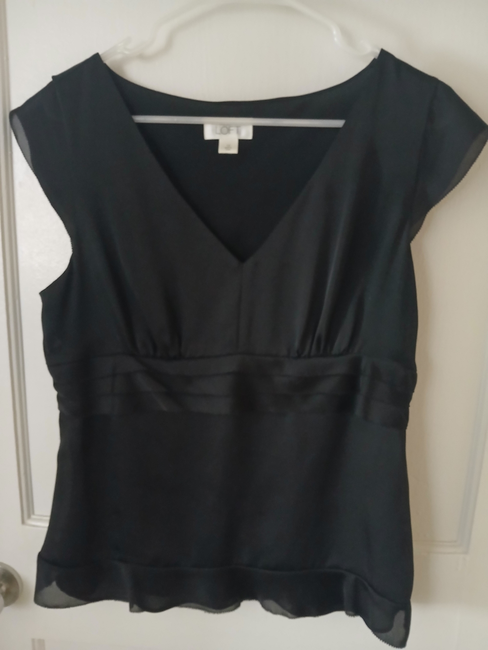 LOFT Black V-Neck Cap Sleeve Blouse